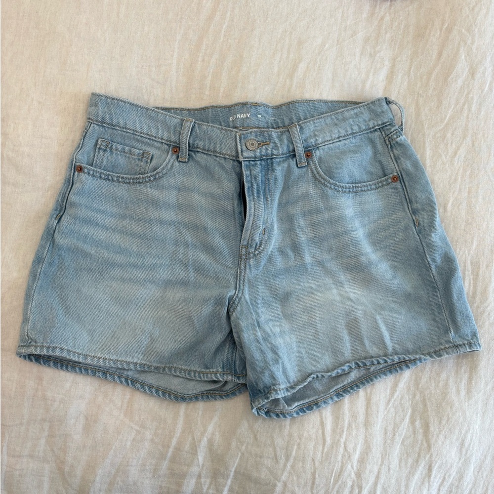 Worn once - light wash mid rise Jean shorts from old navy.